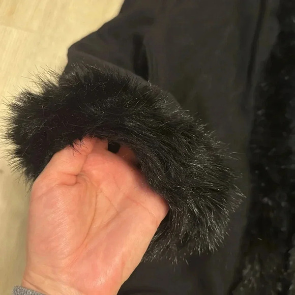 Hilary Radley faux fur coat black size medium - Picture 3 of 4